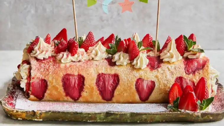 Raskošan desert od jagoda posvećen Wimbledonu, kreacija Jamieja Olivera.